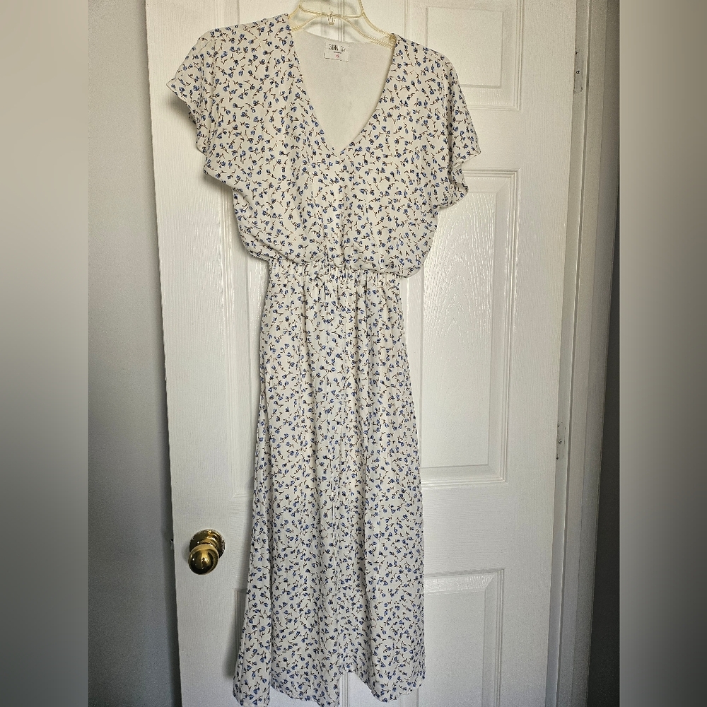 Sold > Sienna Sky White and Black Flutter Sleeve Midi Dress